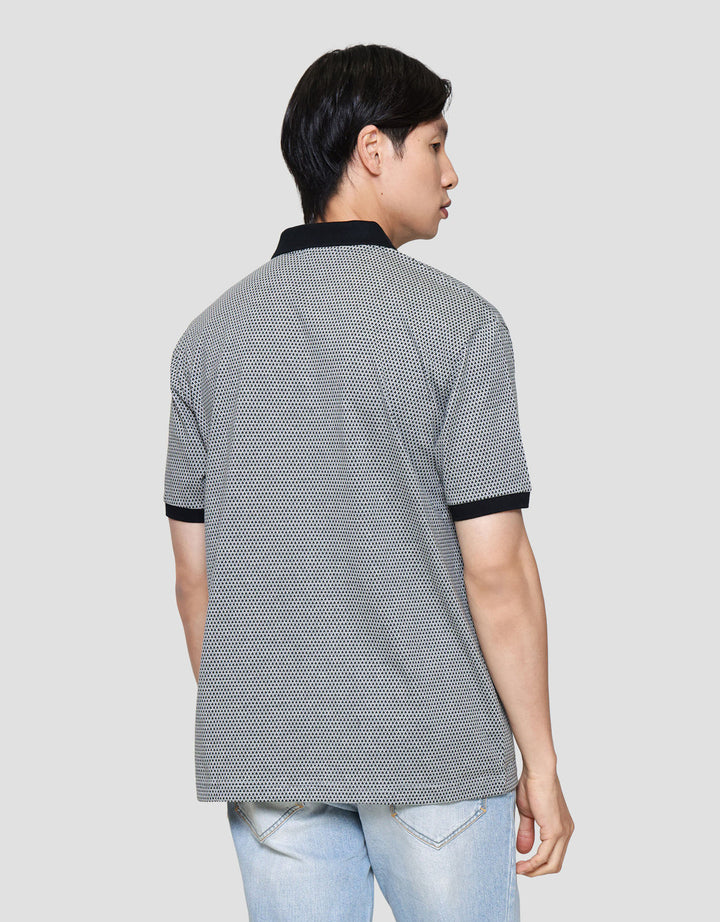 MxM Cole Print Motif Segitiga Kaos Polo Pria