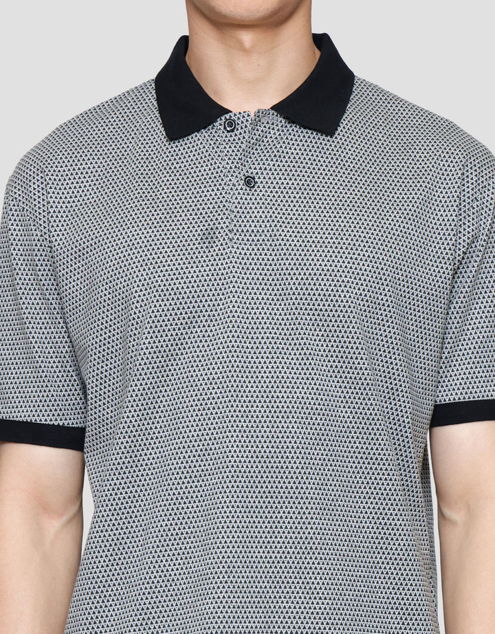 MxM Cole Print Motif Segitiga Kaos Polo Pria