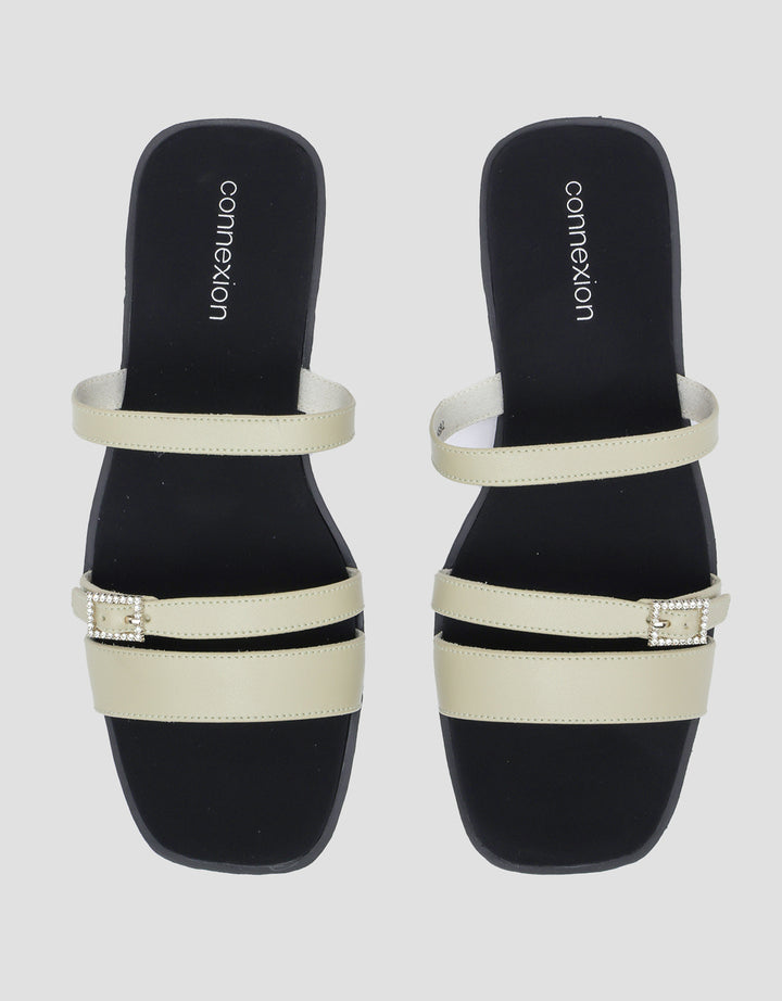 Connexion Buckle Sandal Slipper Wanita