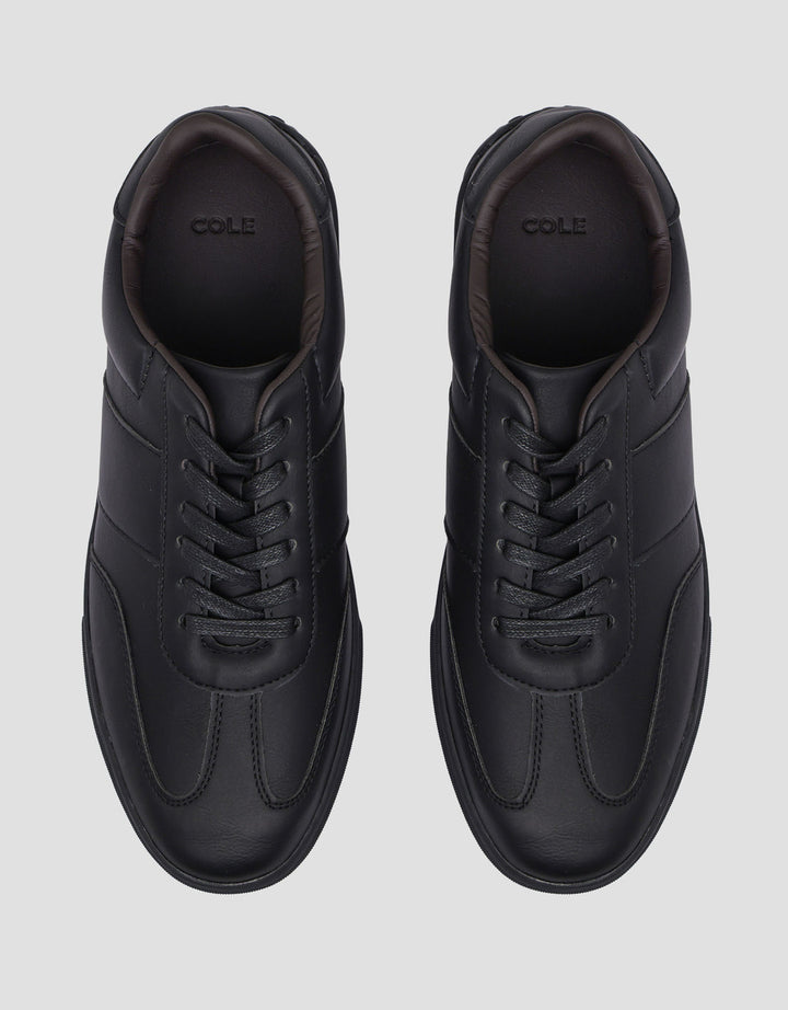 Cole Sepatu Sneakers Jones Pria