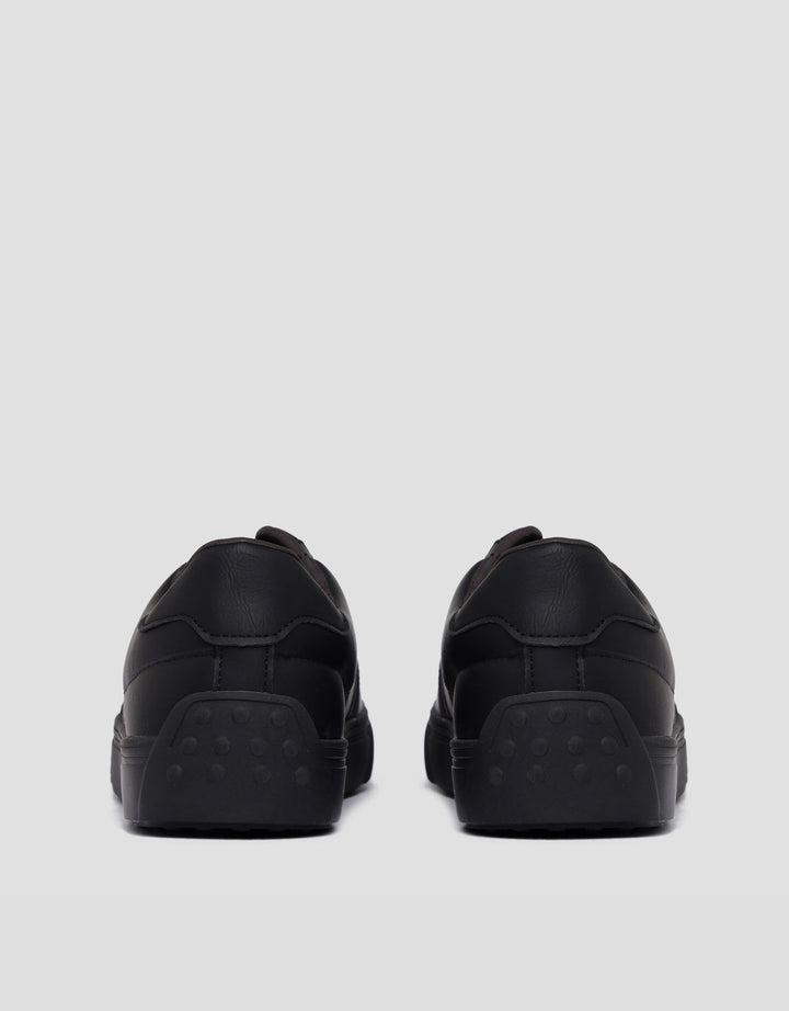 COLE SEPATU SNEAKERS JONES PRIA