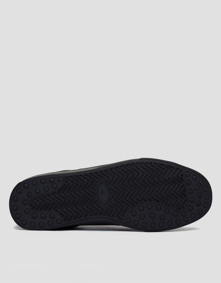 COLE SEPATU SNEAKERS JONES PRIA