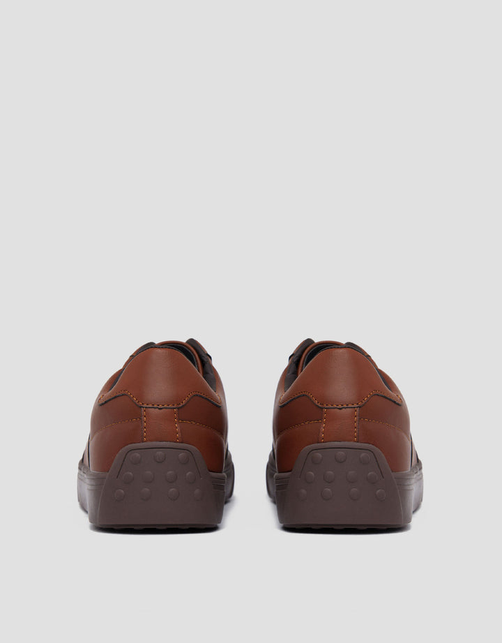 COLE SEPATU SNEAKERS JONES PRIA