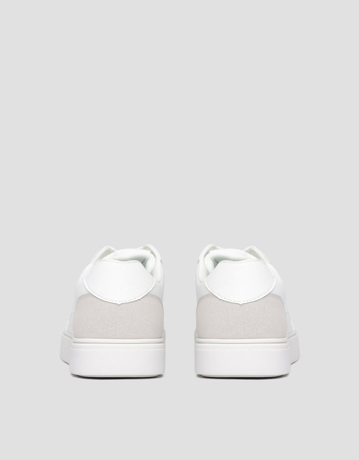 COLE SEPATU SNEAKERS RHODE PRIA