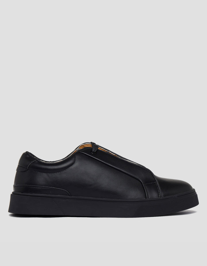 COLE SEPATU SNEAKERS ROB PRIA