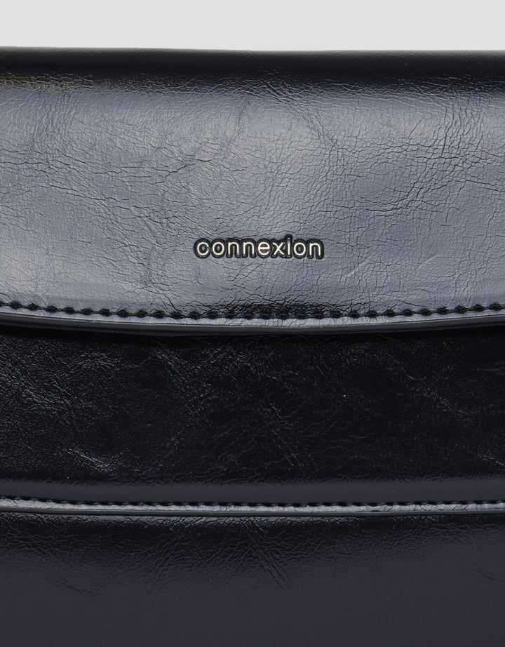 Connexion Patent Leather Dompet Wanita