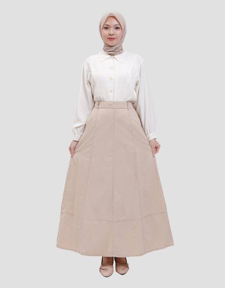 Exit Refanya Rok Wanita
