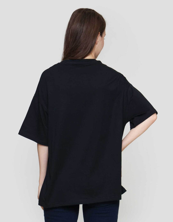 Nevada Oversize Comb Bunnies Kaos Lengan Pendek Wanita