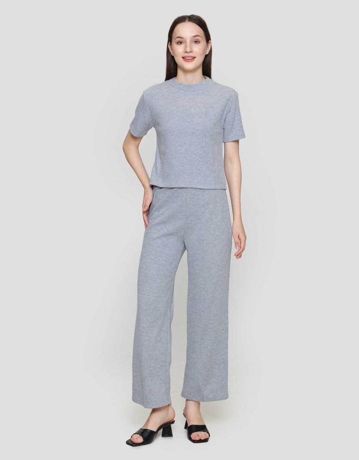 Nevada Solid Sueding Knit Kaos Crop Wanita