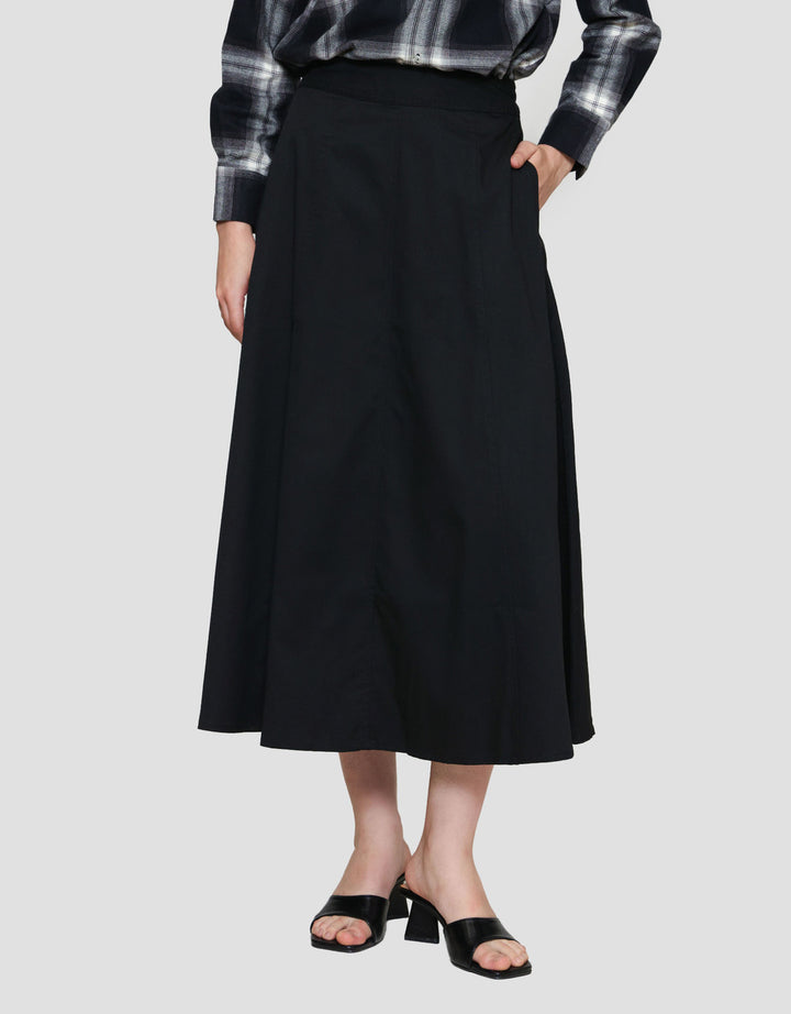 Annisa Soft Twill Panel Flare Rok Maxi Wanita