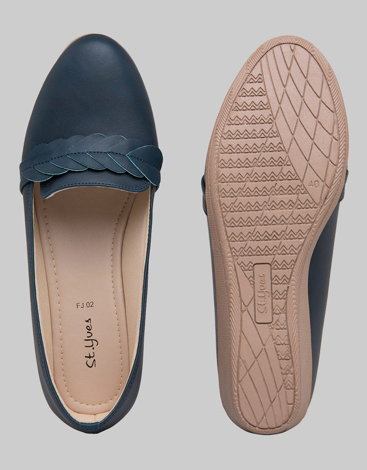 St. Yves Ballerinas Woman