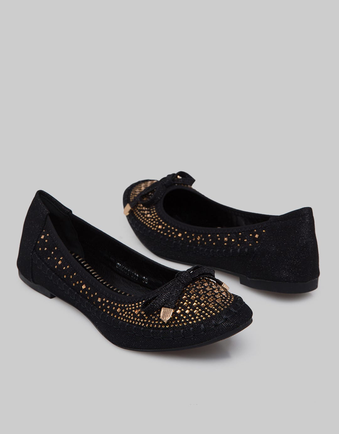 Peter Keiza Studded With Ribbon Flatshoes