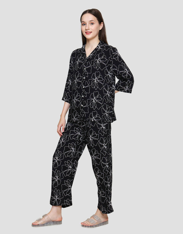 St. Yves Woven Outline Flower Setelan Piyama Wanita