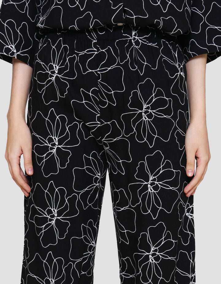 St. Yves Woven Outline Flower Setelan Piyama Wanita