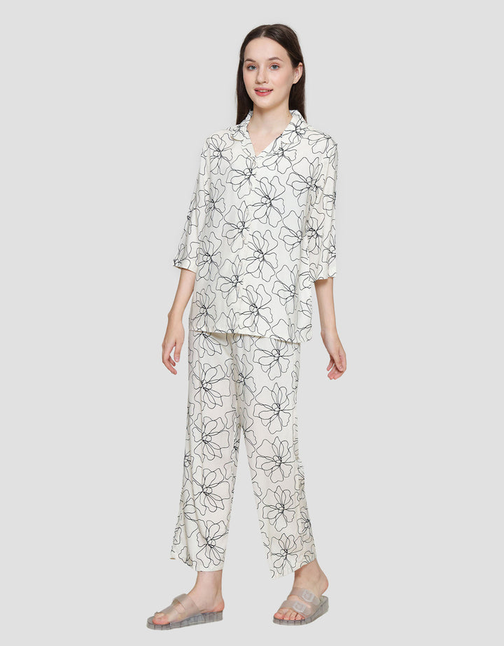 St. Yves Woven Outline Flower Setelan Piyama Wanita