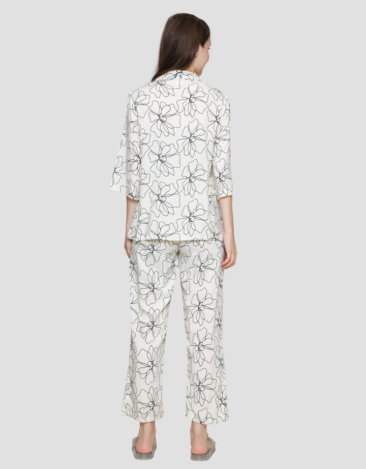 St. Yves Woven Outline Flower Setelan Piyama Wanita