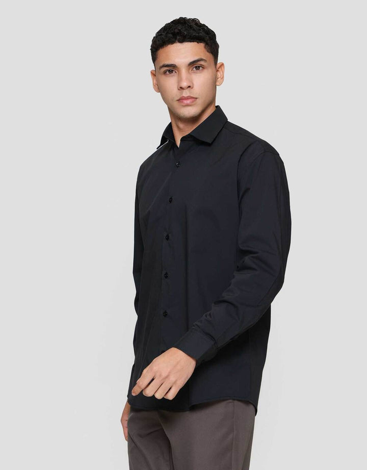 Cole Stretch Kemeja Slim Pria