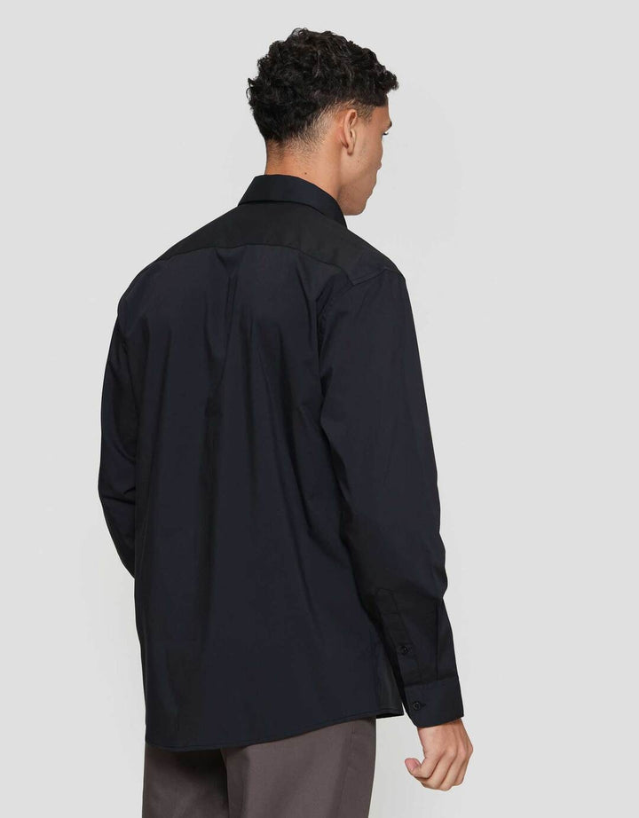 Cole Stretch Kemeja Slim Pria