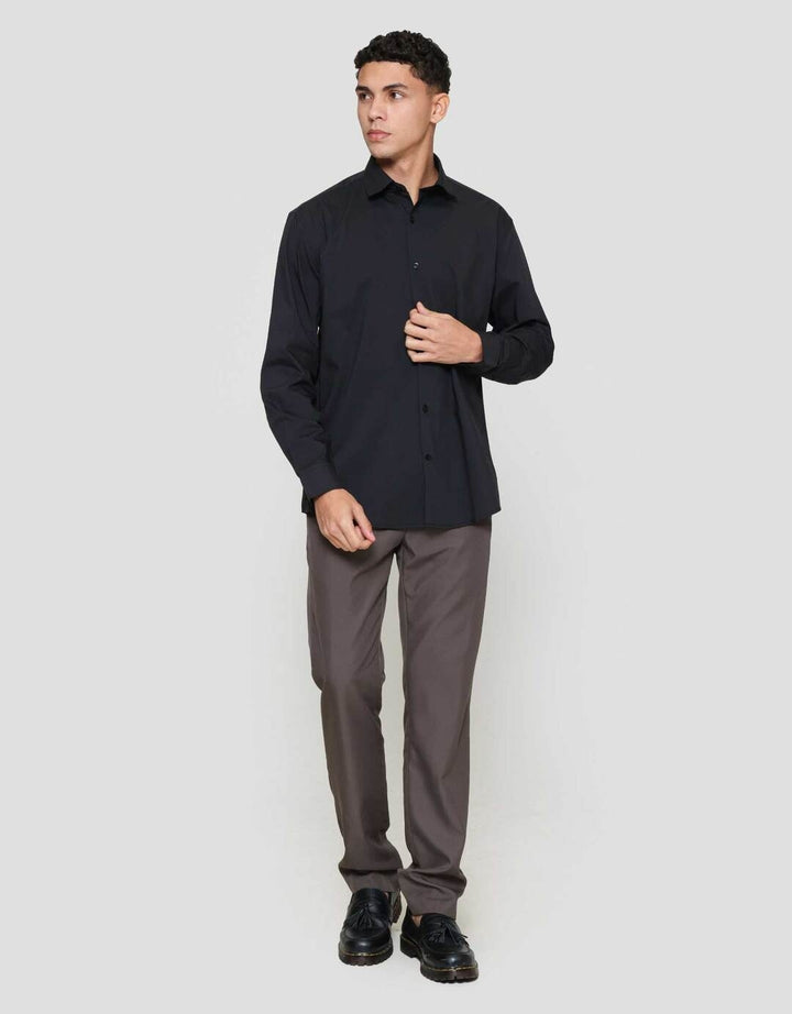 Cole Stretch Kemeja Slim Pria