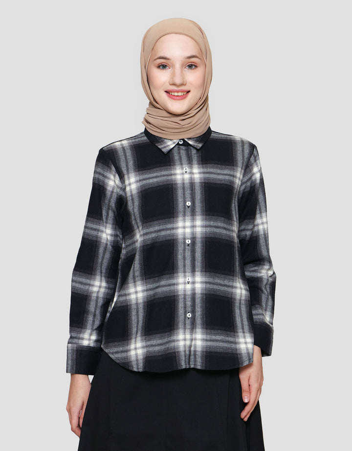Annisa Plaid Flanel Boxy Shirt Kemeja Wanita