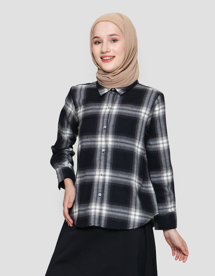 Annisa Plaid Flanel Boxy Shirt Kemeja Wanita