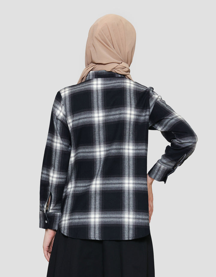 Annisa Plaid Flanel Boxy Shirt Kemeja Wanita