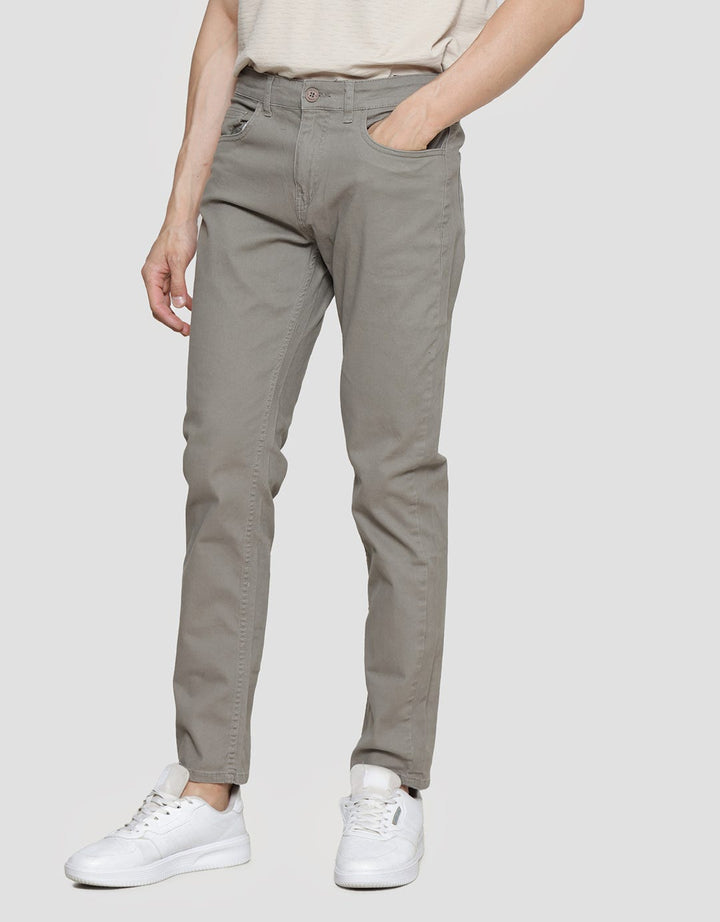 Triple Trouser Basic Slim Fit Celana Pria