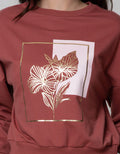 Details Sweater With Flower In Gold Box Print