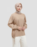 Expand Refana Blouse Wanita