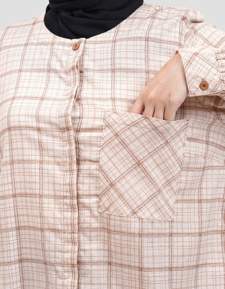 Expand Qineya Blouse Wanita