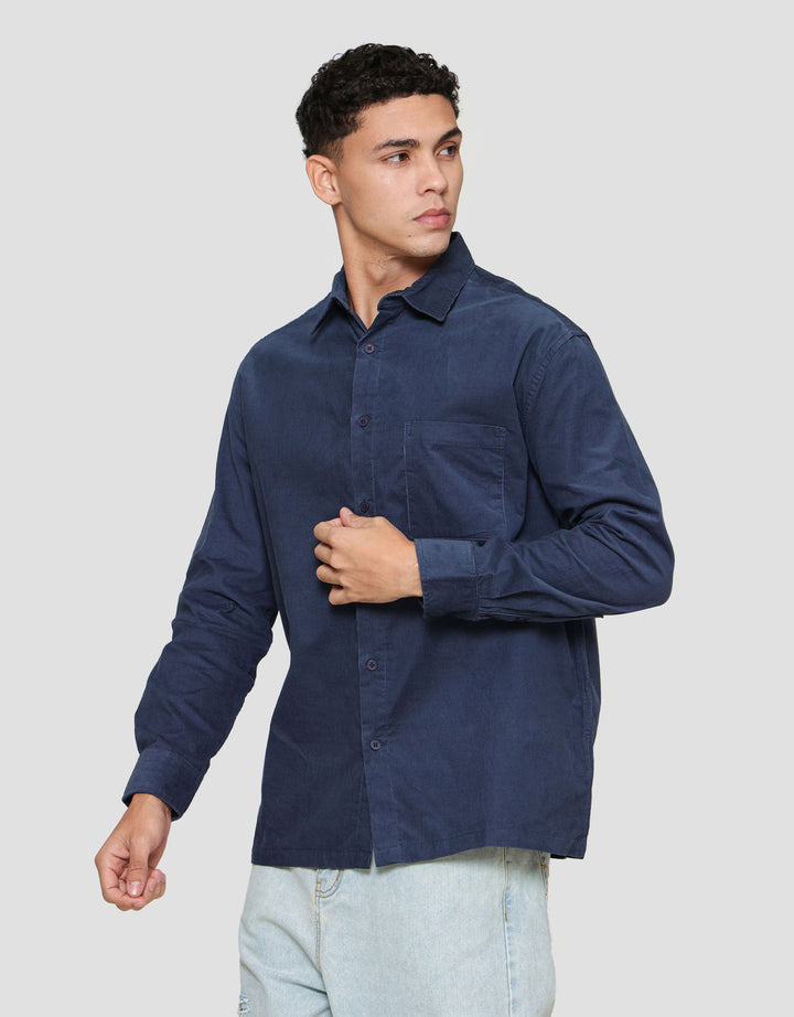 Nevada Solid Corduroy With Pocket Kemeja Pria