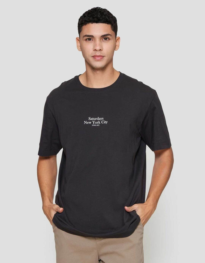 Cole Graphic Hd Saturdays Reg Fit Kaos Pria