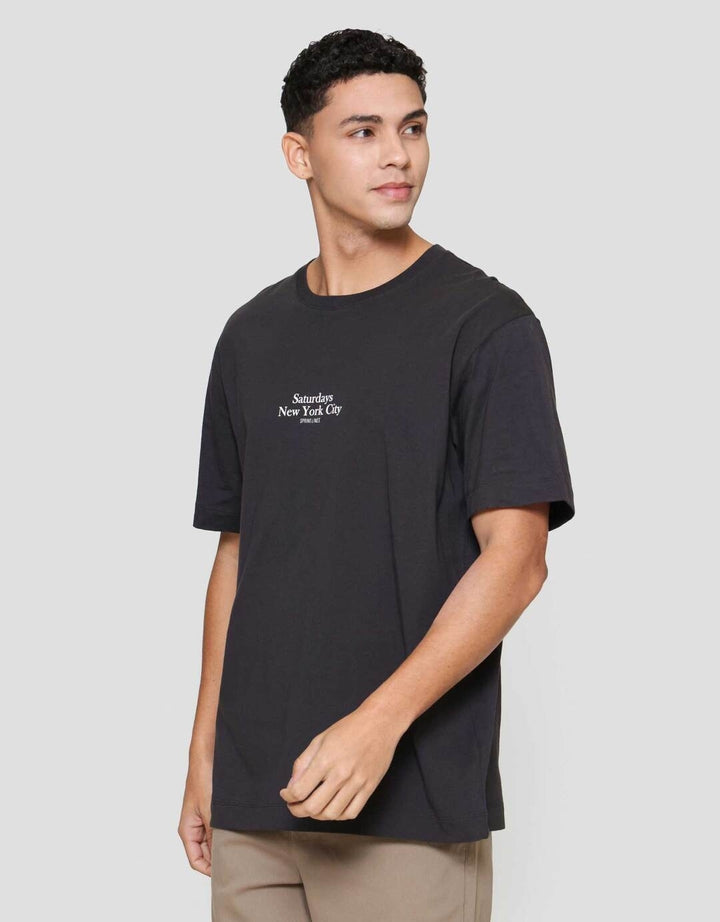 Cole Graphic Hd Saturdays Reg Fit Kaos Pria