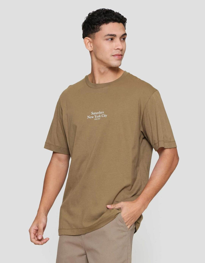 Cole Graphic Hd Saturdays Reg Fit Kaos Pria