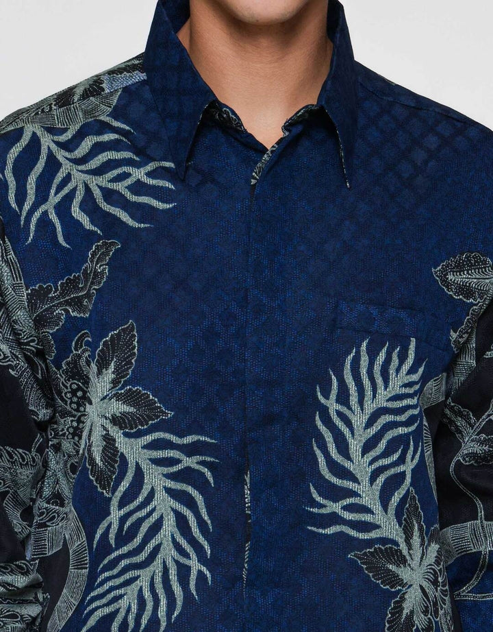 Arjuna Weda Reg Fit Pasung Keris Kemeja Batik Pria