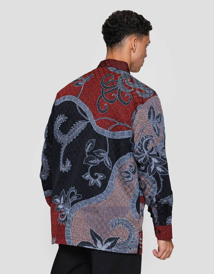 Arjuna Weda Reg Fit Pasung Keris Kemeja Batik Pria