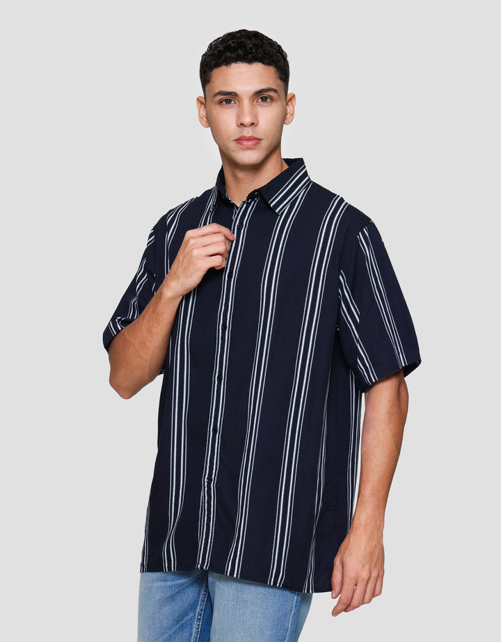 Cole Stripe Print Kemeja Pria