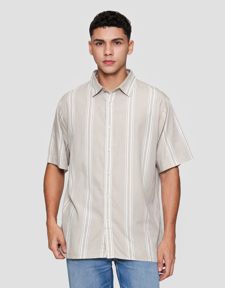 Cole Stripe Print Kemeja Pria