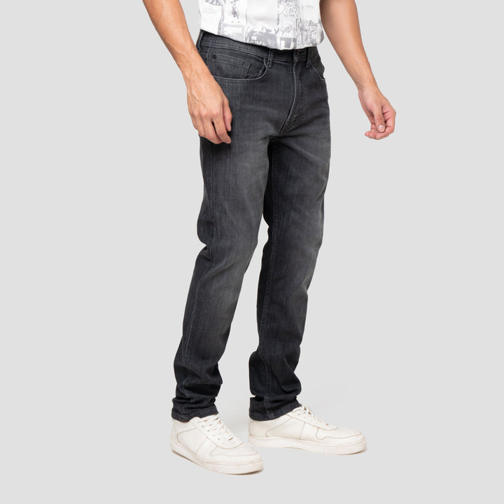 Nevada Slim Fit Basic Spray Whisker Celana Denim Pria