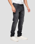 Nevada Slim Fit Basic Spray Whisker Celana Denim Pria