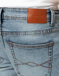 Nevada Slim Fit Basic Spray Whisker Celana Denim Pria