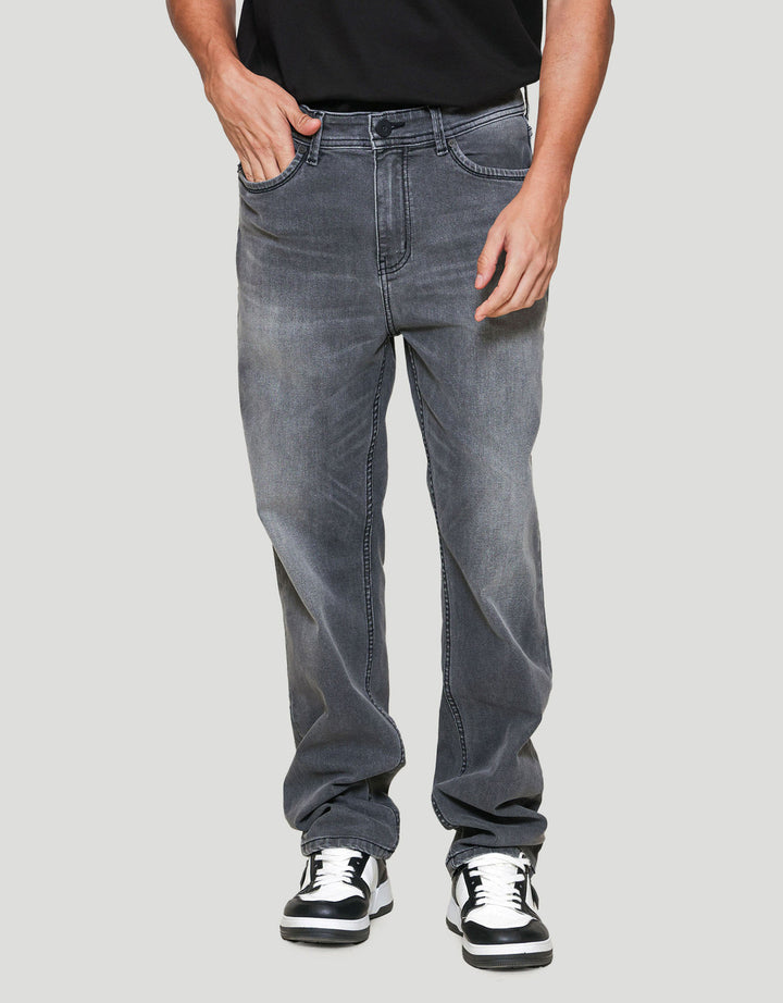 Nevada Regular Fit Basic Celana Denim Pria