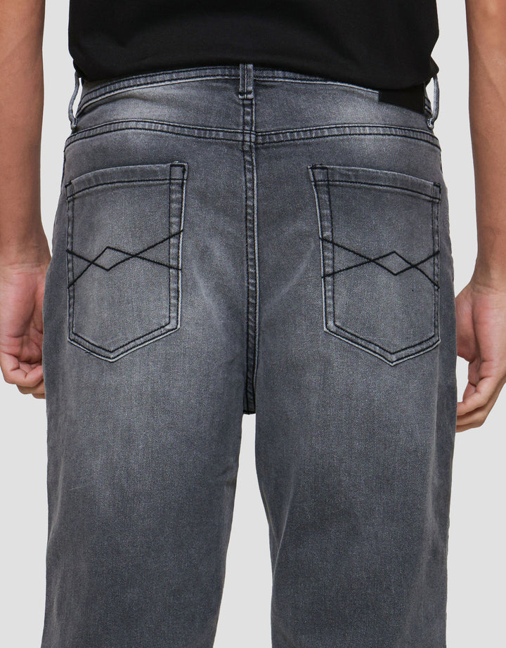 Nevada Regular Fit Basic Celana Denim Pria