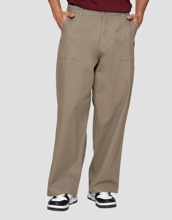 Nevada Patch Pocket Regular Fit Celana Chinos Pria