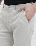Nevada Woven Celana Chinos Slim Pria