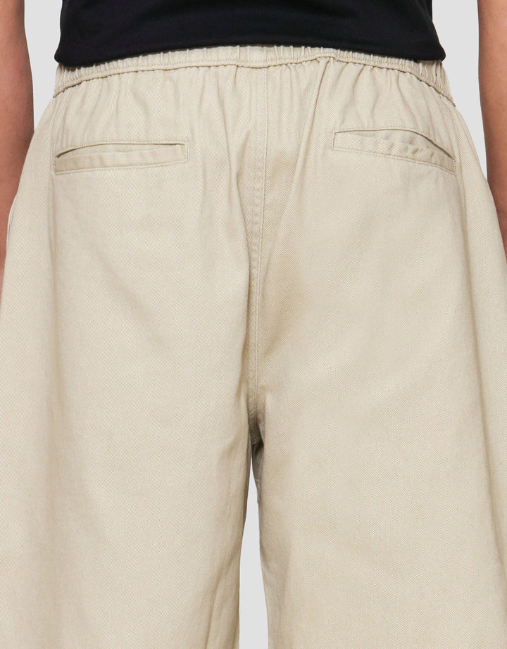 Nevada Woven Basic Big Twill Celana Pendek Pria