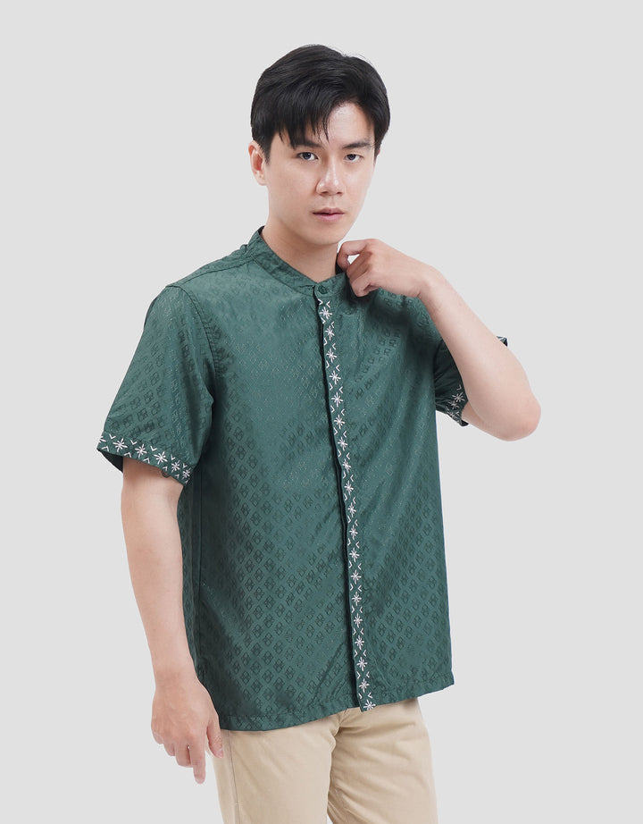 Expand Ayu Dewi Harmala Series Koko Pria