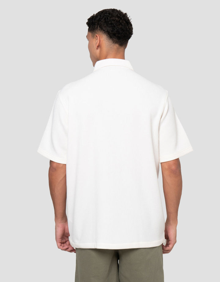 Cole Knitt Cut And Sewn Kemeja Pria