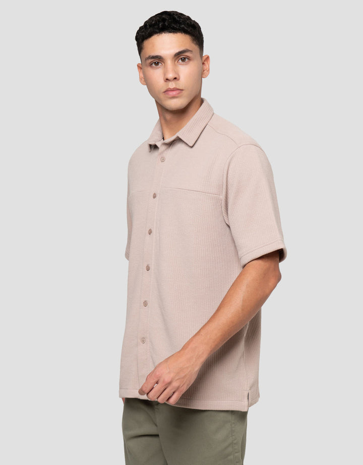 Cole Knitt Cut And Sewn Kemeja Pria