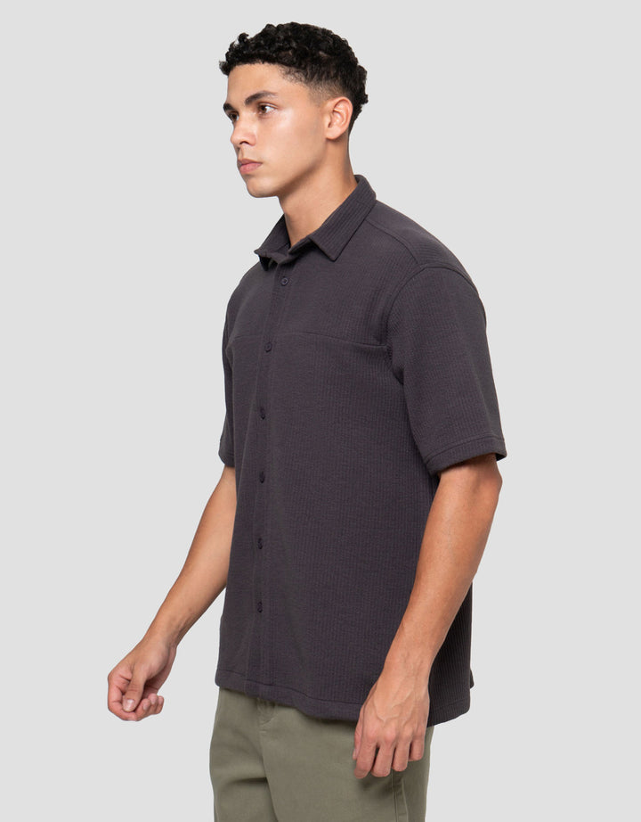 Cole Knitt Cut And Sewn Kemeja Pria